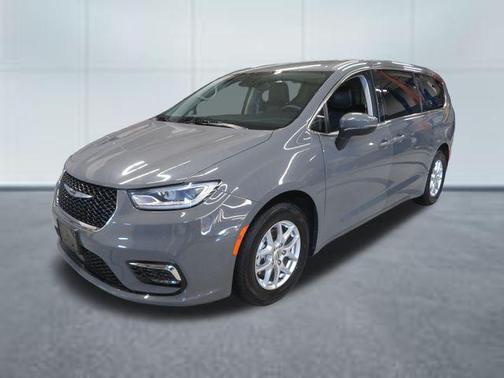 Ceramic Gray Clearcoat 2023 Chrysler Pacifica Touring L