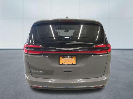 Ceramic Gray Clearcoat 2023 Chrysler Pacifica Touring L