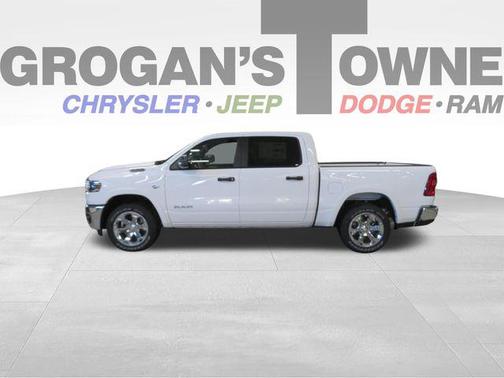 Bright White Clearcoat 2026 RAM 1500 Big Horn/Lone Star
