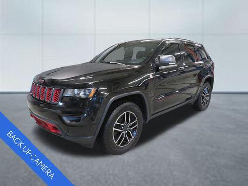 Diamond Black Crystal Pearlcoat 2019 Jeep Grand Cherokee Trailhawk