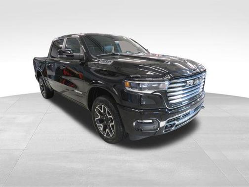 Diamond Black Crystal Pearlcoat 2026 RAM 1500 Laramie