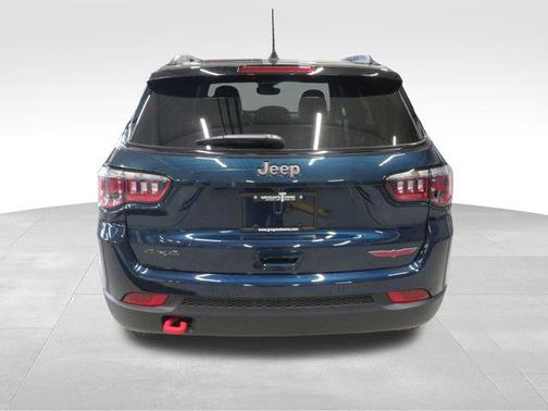 Fathom Blue Pearl Coat 2026 Jeep Compass Trailhawk