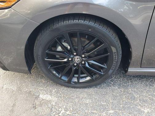 2022 Toyota Camry Hybrid XSE