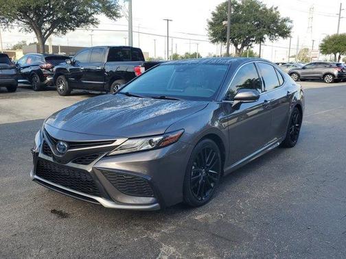 2022 Toyota Camry Hybrid XSE