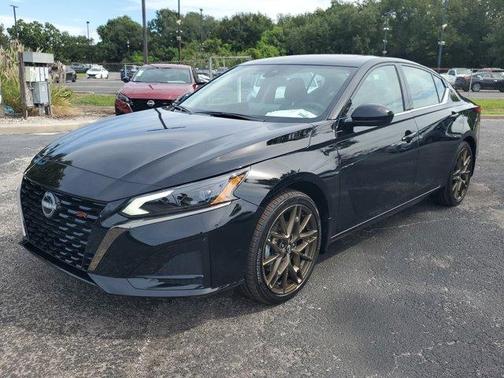 2025 Nissan Altima SR