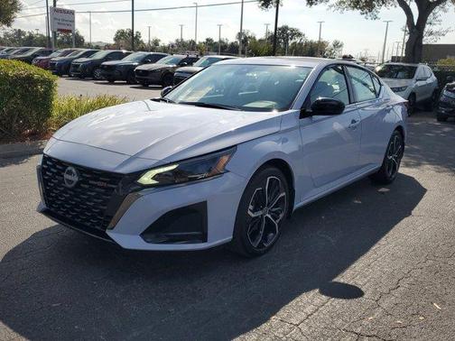 2025 Nissan Altima SR