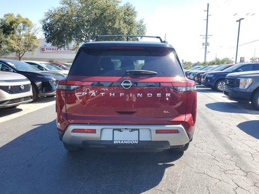 2022 Nissan Pathfinder SL
