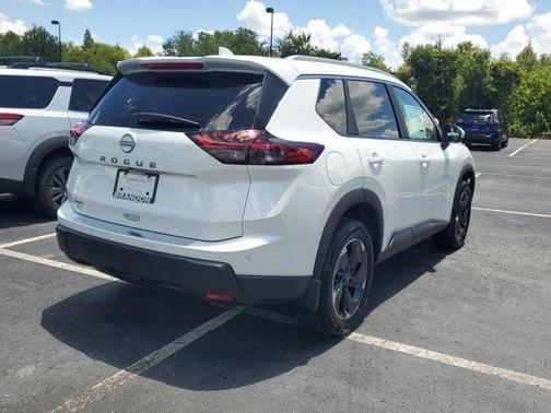 2025 Nissan Rogue SV