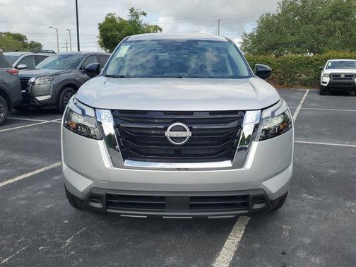 2025 Nissan Pathfinder S
