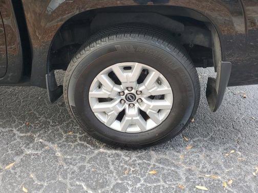 2024 Nissan Frontier SV