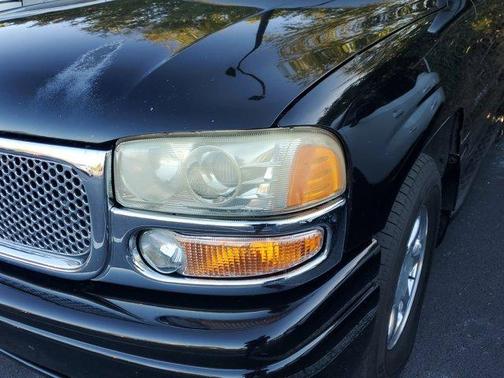 2002 GMC Yukon Denali