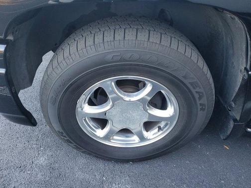 2002 GMC Yukon Denali