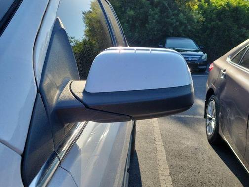 White Platinum Clearcoat Metallic 2012 Ford Edge Limited