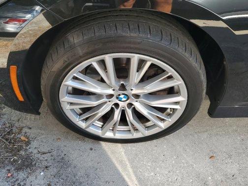 2024 BMW 330 i xDrive