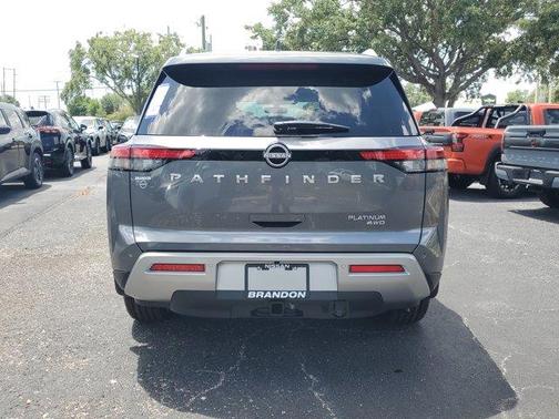 2025 Nissan Pathfinder Platinum