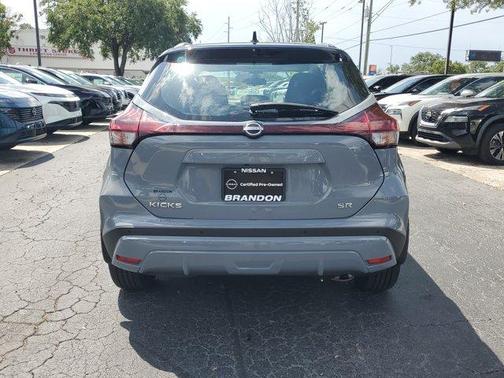 2023 Nissan Kicks SR