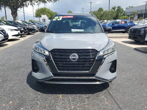 2023 Nissan Kicks SR
