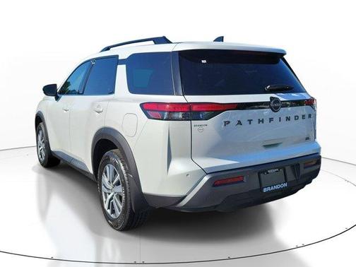 Everest White P 2026 Nissan Pathfinder SL