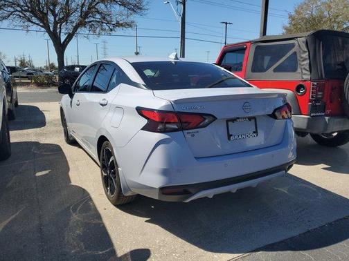 2023 Nissan Versa 1.6 SR