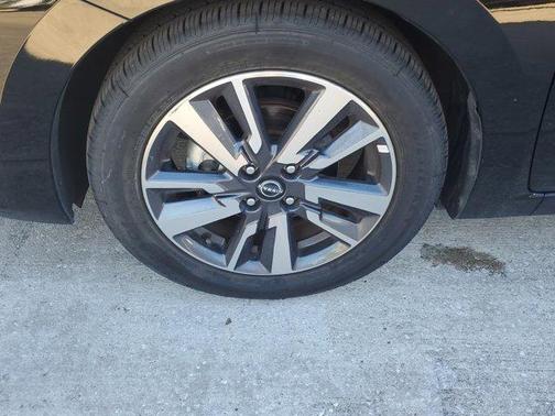 2023 Nissan Versa 1.6 SV