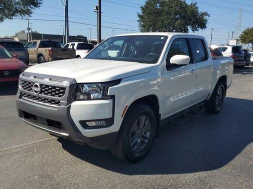2025 Nissan Frontier SV