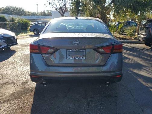 2025 Nissan Altima SR