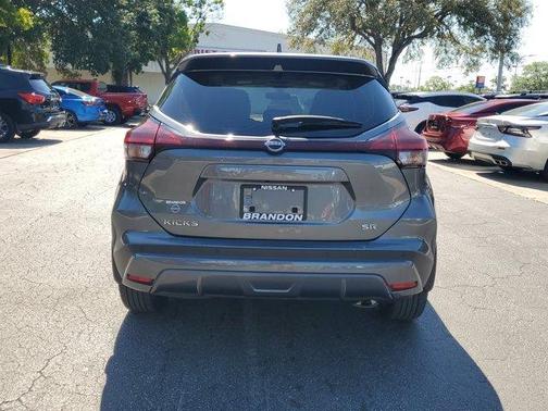 2023 Nissan Kicks SR