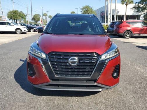 2021 Nissan Kicks SR