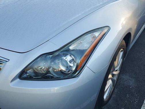 2014 INFINITI Q60 Base