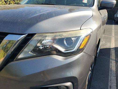 2017 Nissan Pathfinder Platinum