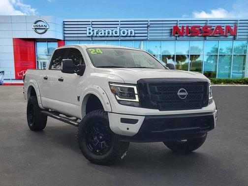 2024 Nissan Titan SV