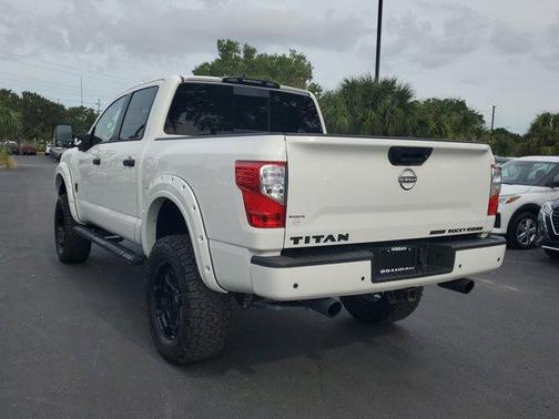 2024 Nissan Titan SV