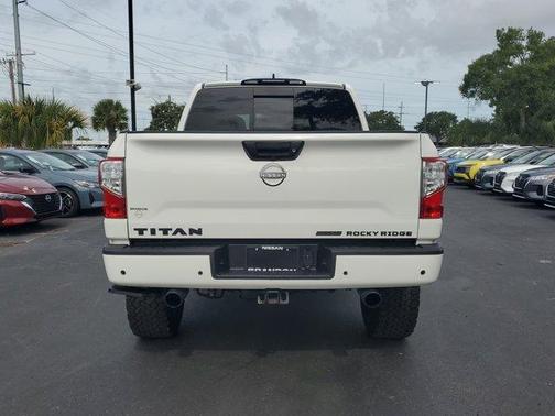2024 Nissan Titan SV