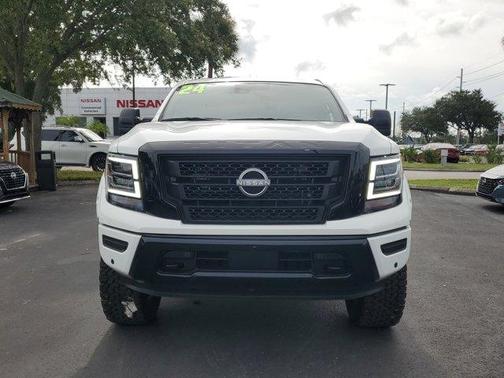 2024 Nissan Titan SV