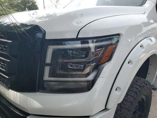 2024 Nissan Titan SV