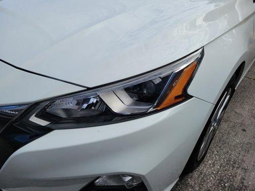 Glacier White 2020 Nissan Altima 2.5 S