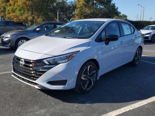2025 Nissan Versa 1.6 SR