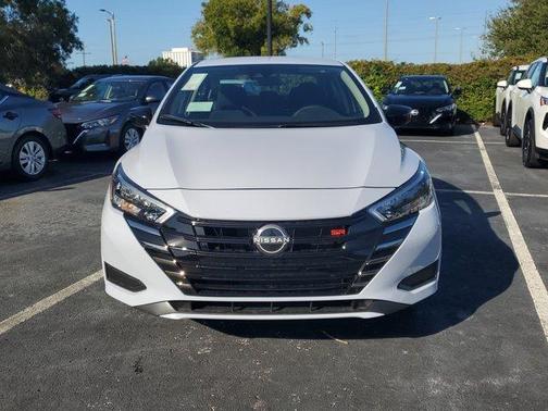 2025 Nissan Versa 1.6 SR