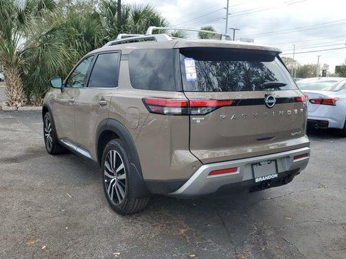 2025 Nissan Pathfinder Platinum
