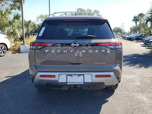 2025 Nissan Pathfinder Platinum