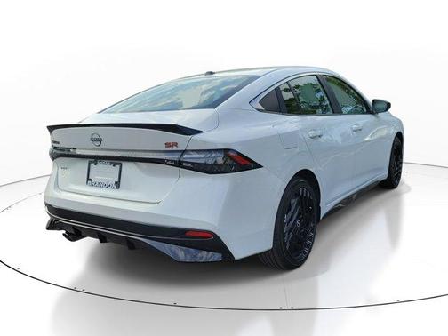 Aspen White Tricoat 2026 Nissan Sentra SR