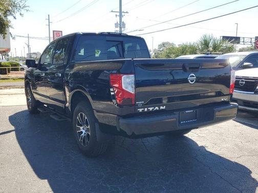 2021 Nissan Titan SV