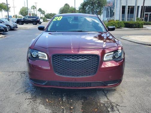 2020 Chrysler 300 Touring