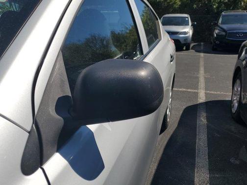 2012 Nissan Versa 1.6 S