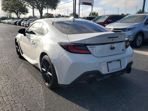 2023 Toyota GR86 Premium