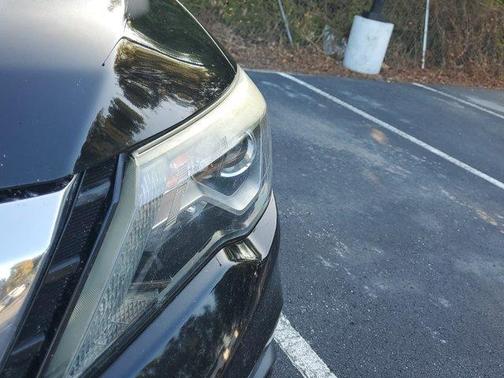 2017 Nissan Pathfinder SL