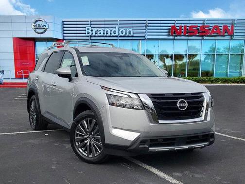 2025 Nissan Pathfinder SL