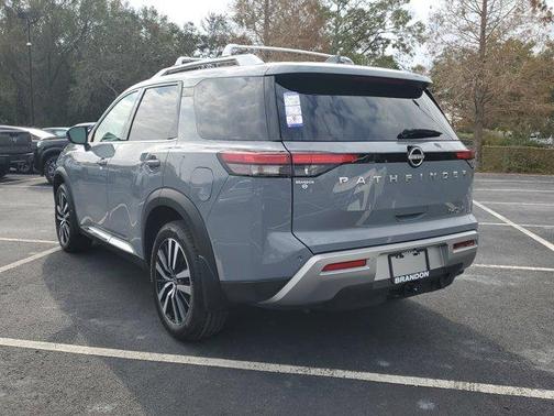 2025 Nissan Pathfinder Platinum