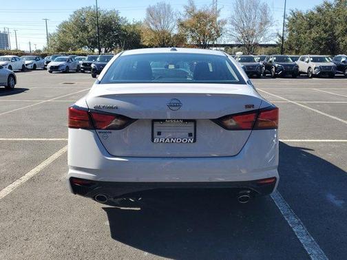 2025 Nissan Altima SR