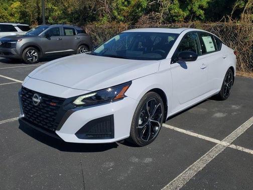 2025 Nissan Altima SR